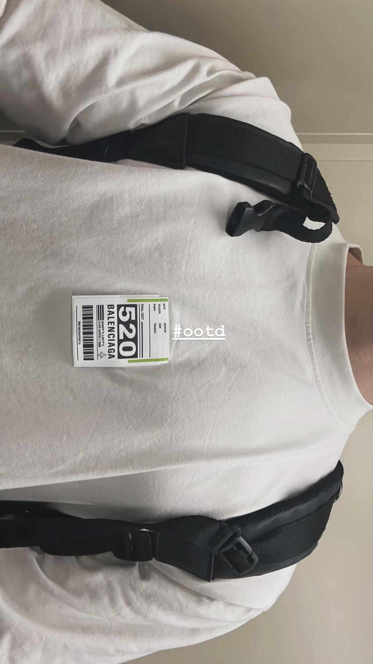 只有坚定爱你和鼓励你的人才值得你动用心神 健身男孩  520 男生穿搭 inmy