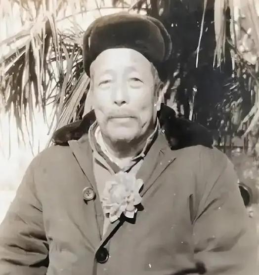 1987年，南通制药厂厂长徐忠刚进办公室，电话就响了，河南跑业务的员工，声音发抖