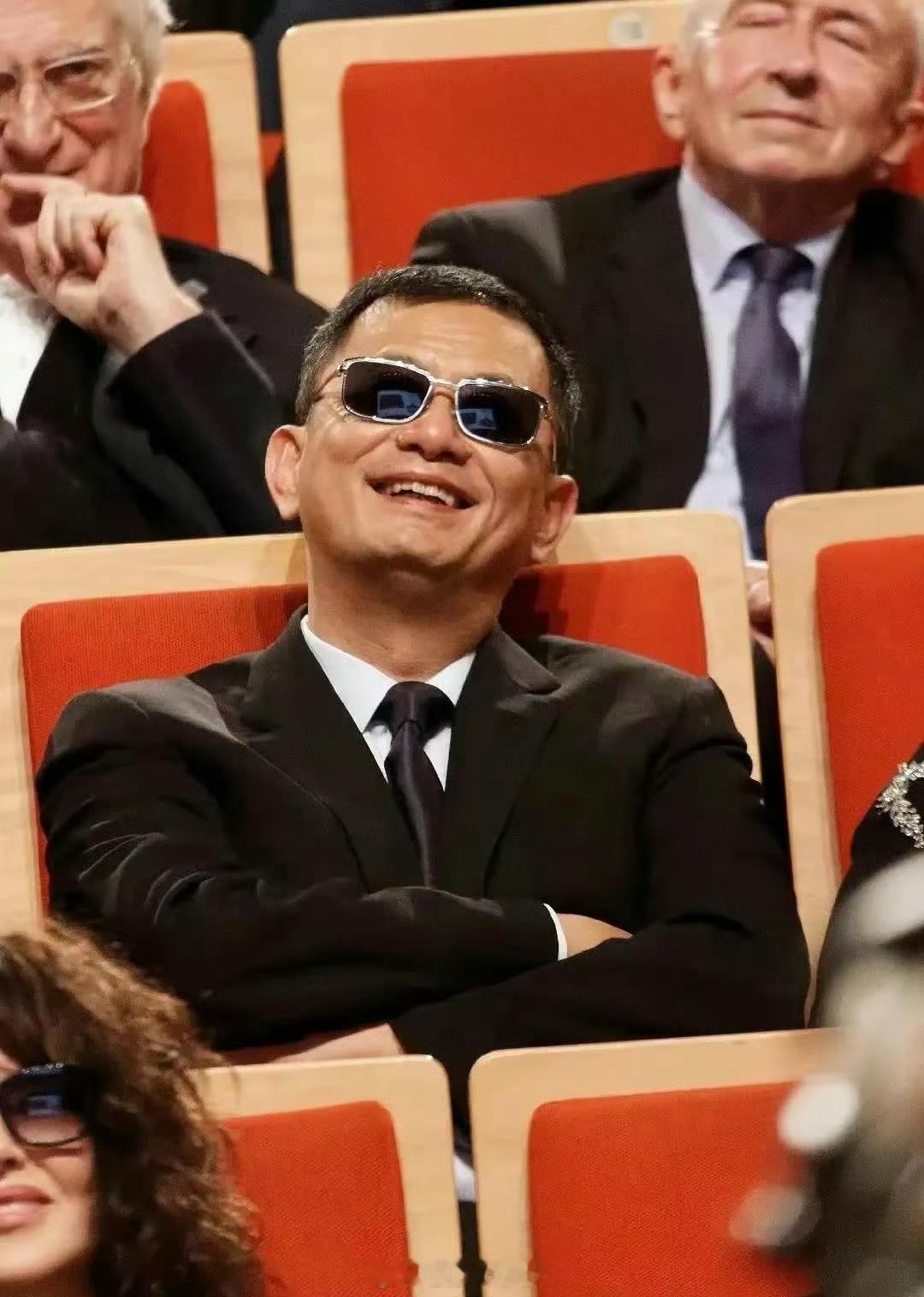 名声对王家卫影响没有想象的大王家卫录音，金靖 繁花被一剪没，众星集体噤声，这一次