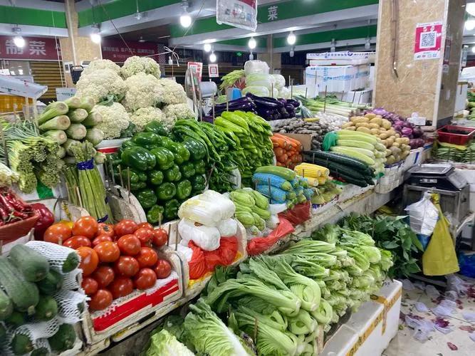 近期部分蔬菜价格小幅涨，南方的雨雪天气就是直接原因，尤其是青菜、菠菜这类叶菜，保