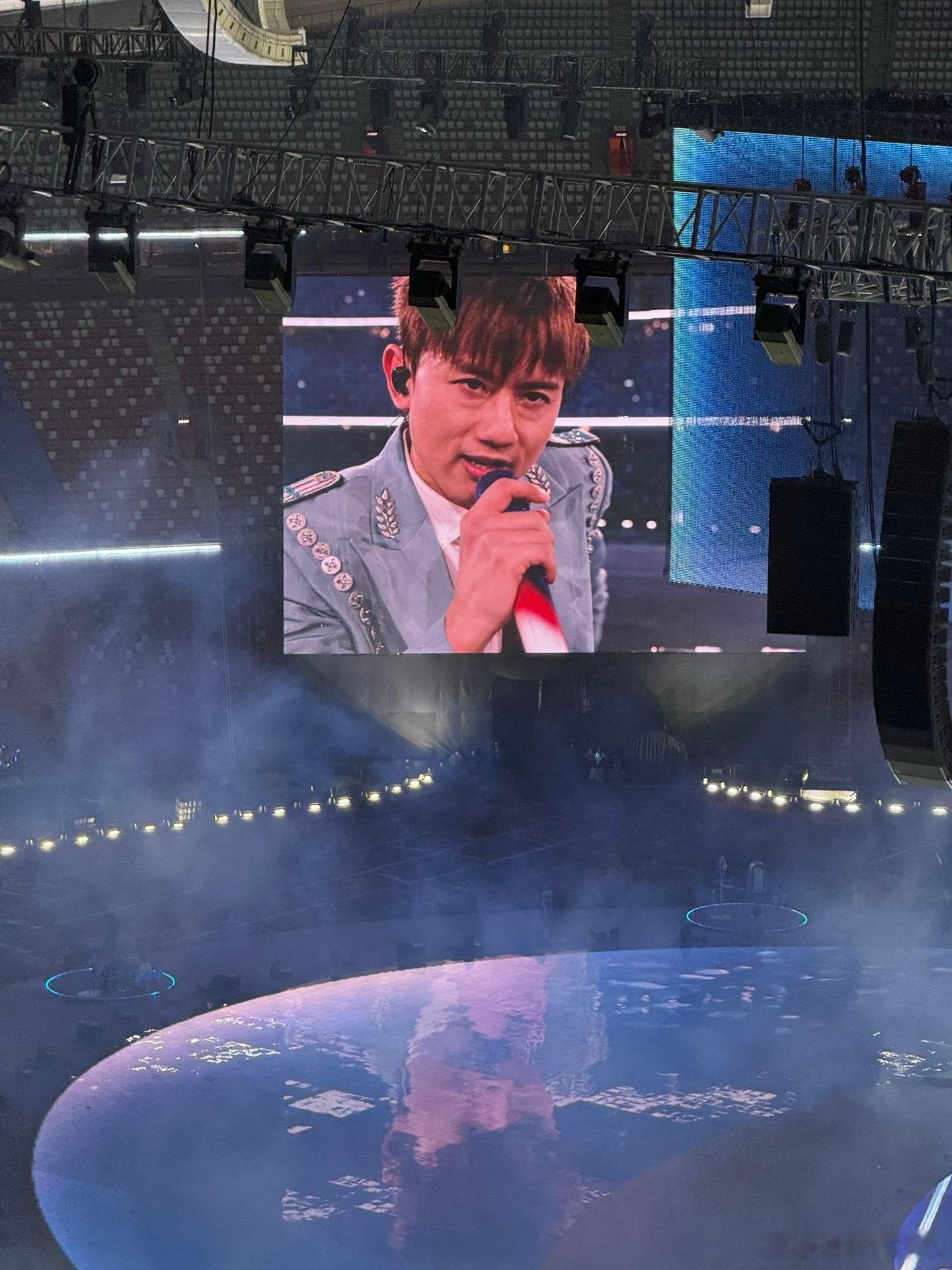 张杰共赴斗转星移的盛大收官张杰北京鸟巢巡演完美收官！创下单场馆16场连开全新纪录