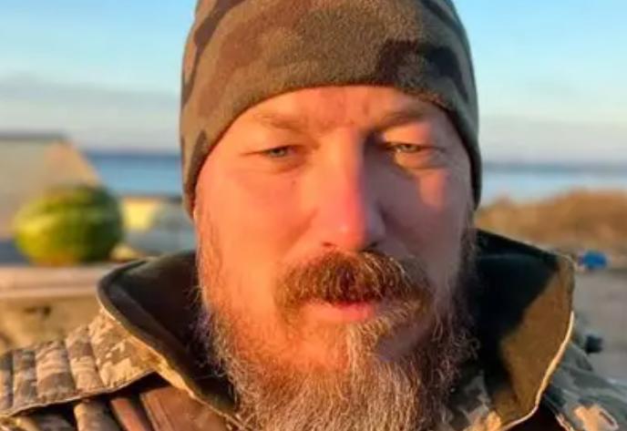2000万美元买一个人的坐标,这钱俄罗斯是通过黑道犯罪网络偷偷放出去的——连明面