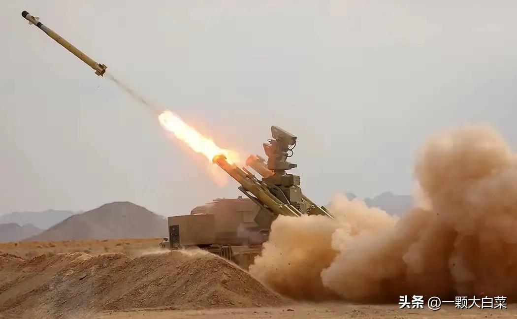 3月19日，被伊朗光电防空导弹锁定，并且打中的是美国空军F-35A隐身战斗机！