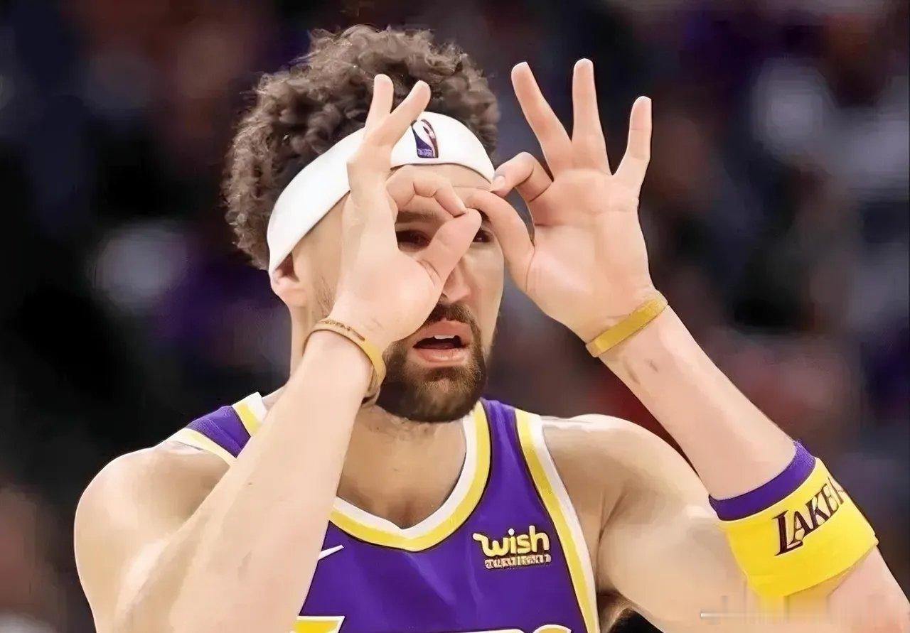独行侠兜售汤普森icon，湖人icon成最大下家！据NBA记者Evan Side
