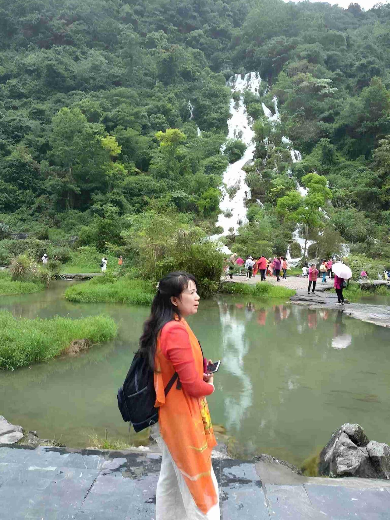 昨天我家队友卤了猪肝和鸡胗，鸡胗很快被两个孙子抢着吃完了，还剩下一些卤猪肝。
