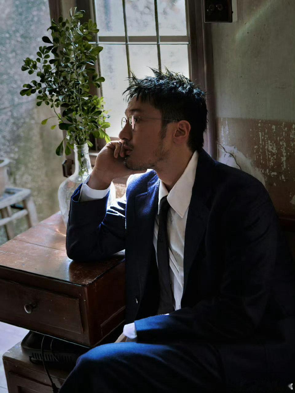 起猛了看到王传君cos小丑了周五晚高疯 王传君这波小丑cos也太绝了，妆造细节拉