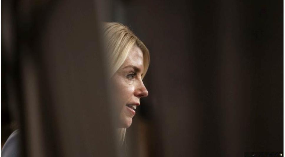 邦迪下令调查克林顿与埃普斯坦的关联
美国司法部长潘姆·邦迪周五表示，她已指示纽约