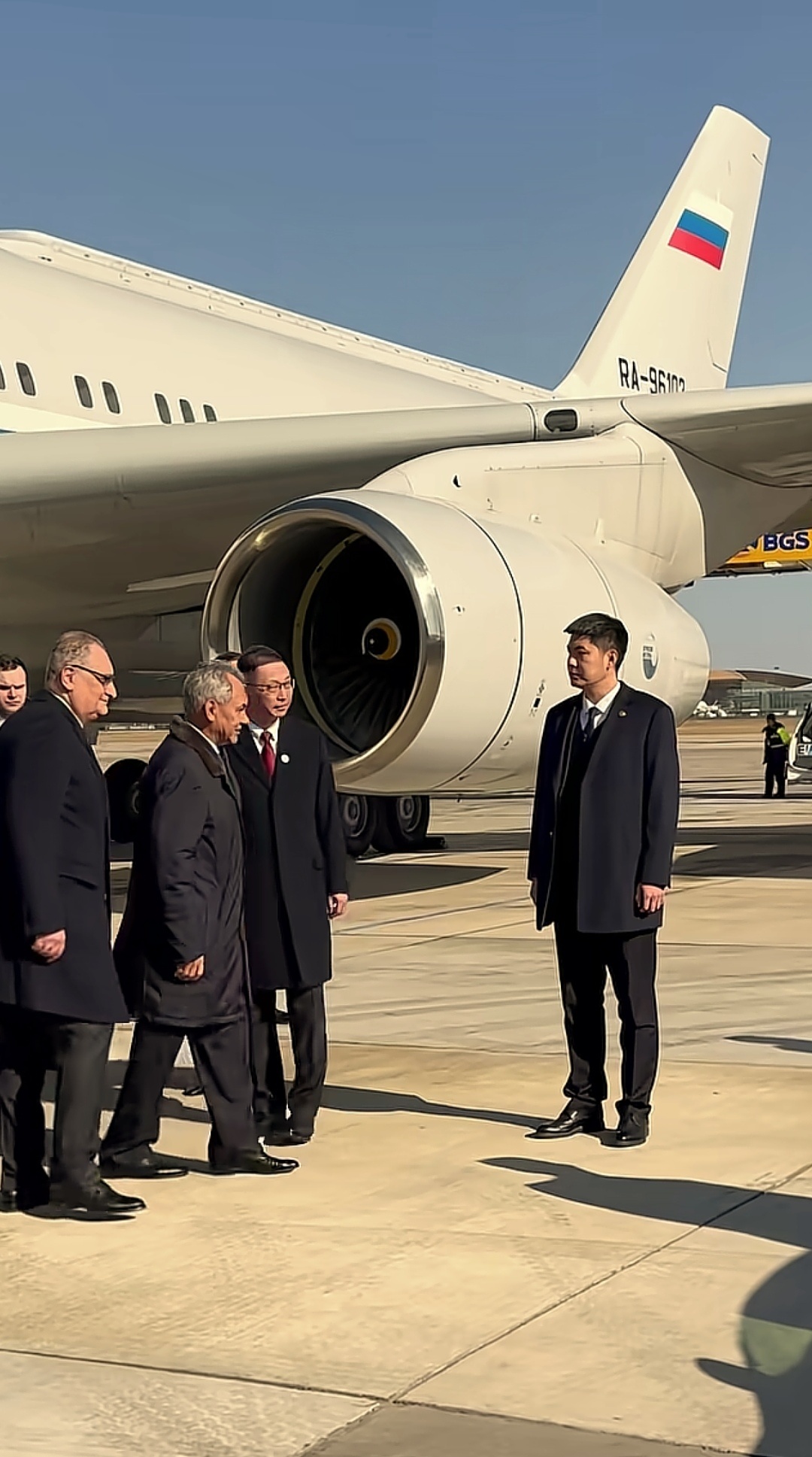 在DY上刷到绍伊古今天（1日）抵达北京 