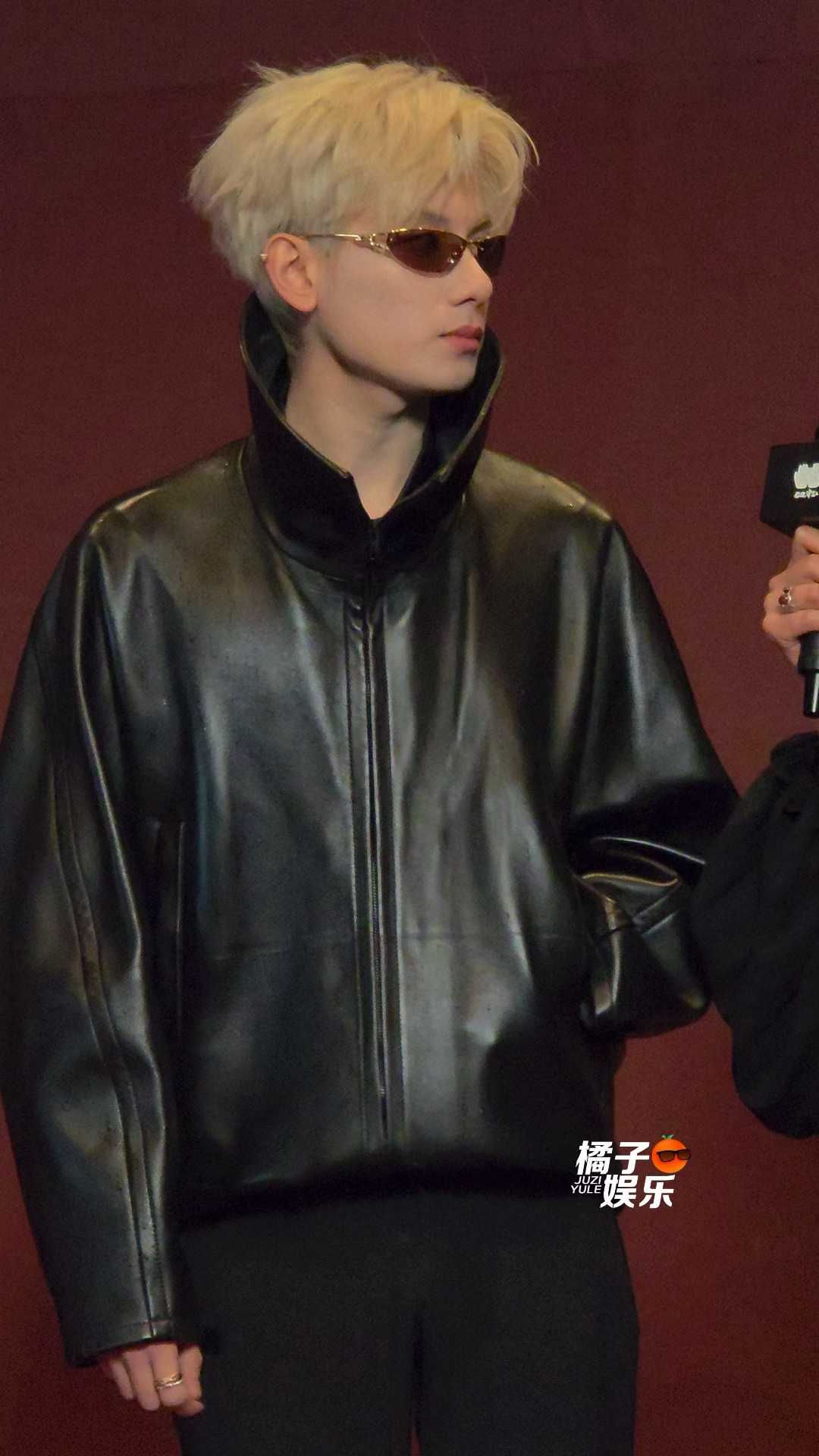 怪不得想藏着这个发色当惊喜呢，都帅成啥样了胡先煦怪不得胡先煦想藏发色当惊喜胡先煦