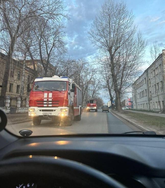 【喀山火药厂爆炸：已报告伤亡 据报道，该工厂发生了一起工业爆炸，随后部分建筑倒塌