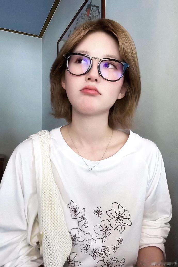 赵露思回应没戏拍赵露思生病后收到好几个本子赵露思这波回应好圈粉！说现阶段没合适的