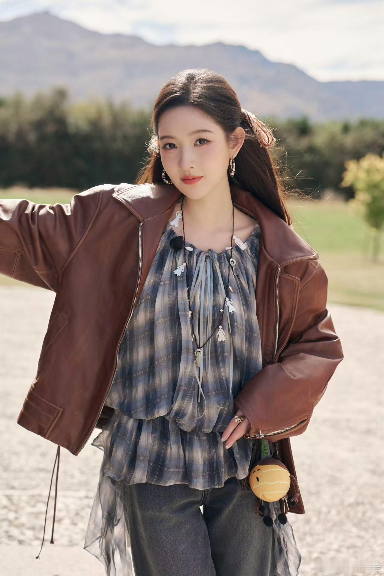 所有人都来感受王玉雯的这段即兴演技 抬眸的那一刹那，眼神里面的细节都拿捏住了。所
