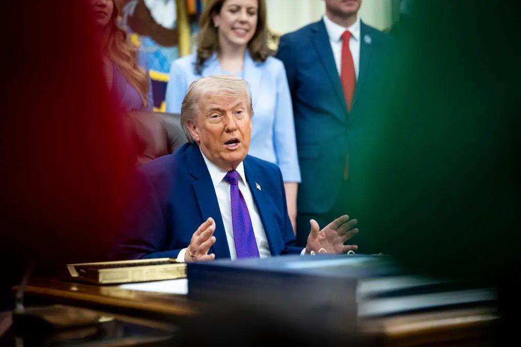 🚨🇺🇸 据报道，美国司法部正在考虑与特朗普就其针对国税局的100亿美元诉讼