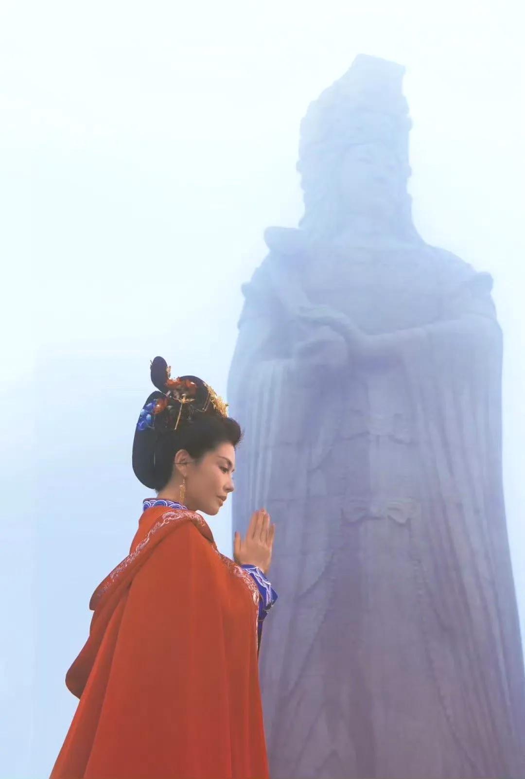 我必须承认，刘涛就是我唯一认可的妈祖代言人。

前两天刷到刘涛成为“妈祖文化全球