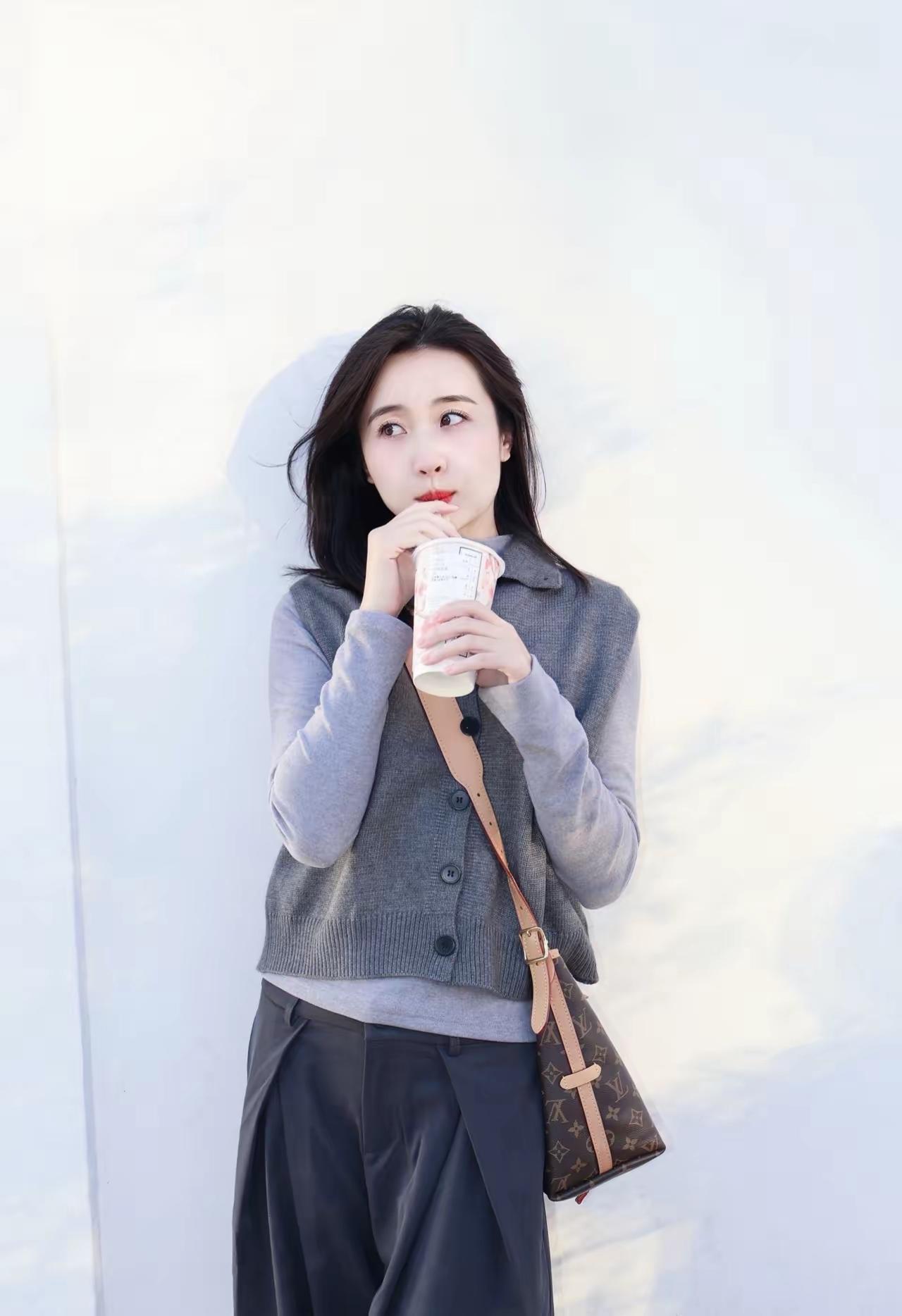 晒图笔记大赛性感美女的日常穿搭 有气质的穿搭是怎么样的 日常穿搭照片分享 年轻漂