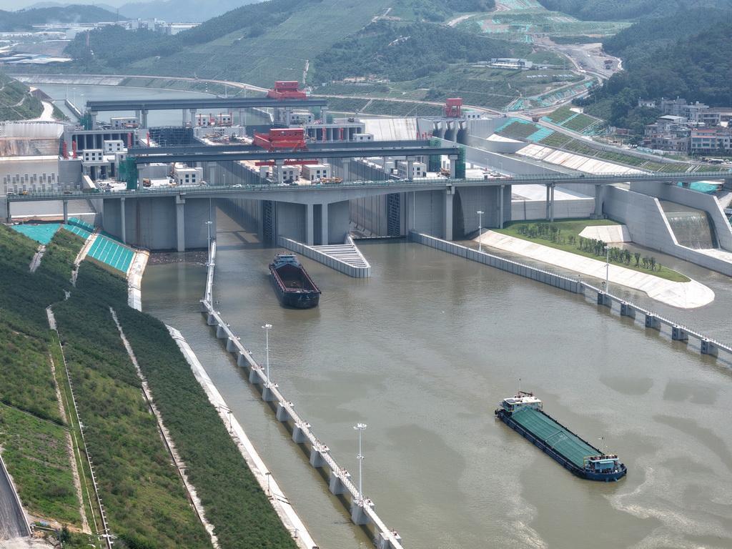 自己砸 727 亿、四年硬挖出来的平陆运河 9 月就要通航了，凭什么西南的货还得