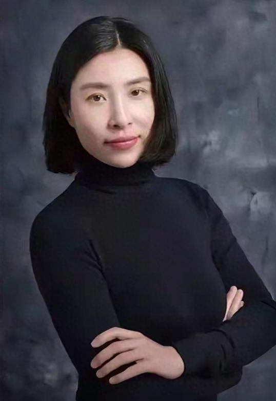 申通快递遭国家立案调查！创始人已套现定居新加坡？
快递江湖炸了一声闷雷，国家邮政
