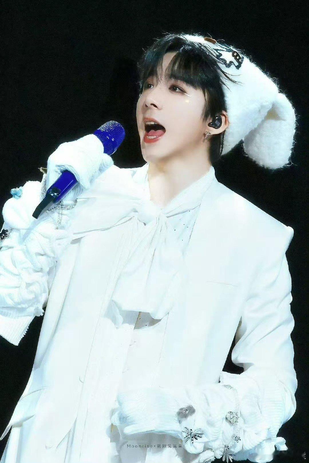 北京台春晚官宣刘宇宁 北京台春晚 官宣即过年！刘宇宁穿白西装唱新歌太治愈，观众齐