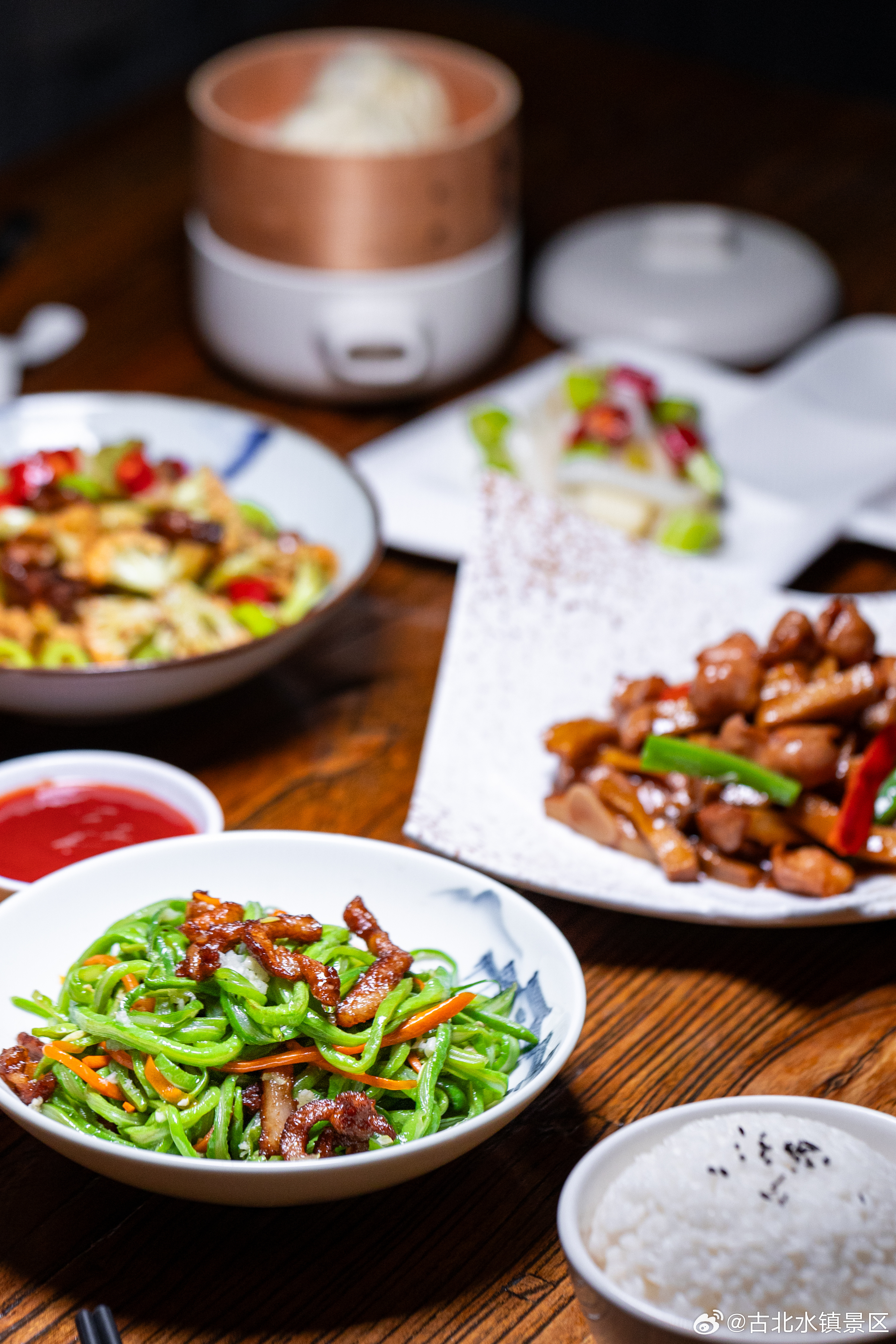 姐妹们，来#古北水镇# 吃漂亮的饭啦美食很多时候可以解决了80%的烦恼在长城书舍
