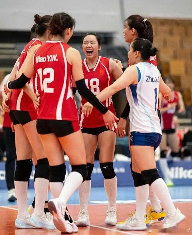 大运会中国女排0-3德国，¼决赛1-3巴西，5-8名排位赛2-3不敌中国台北，今