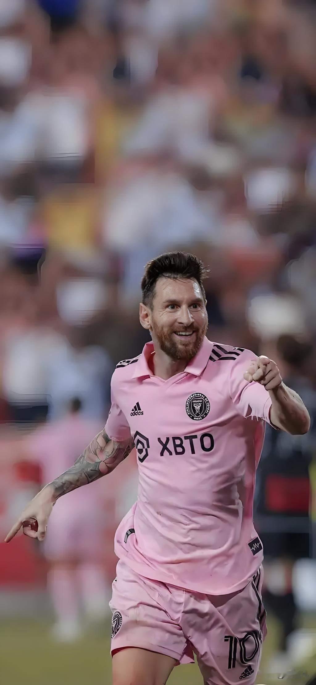 你认为梅西配得上球王称号吗?梅西完全可以配得上球王👑的称号。