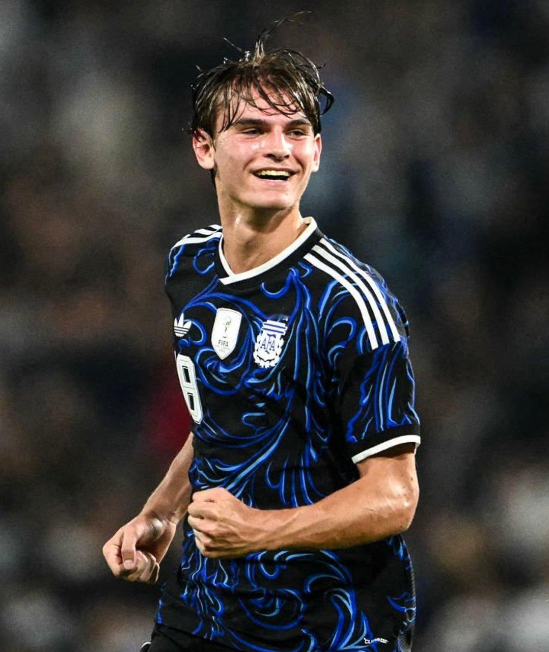 尼科·帕斯接受了《SportMediaset》的采访：【关于科莫队本赛季出色的表