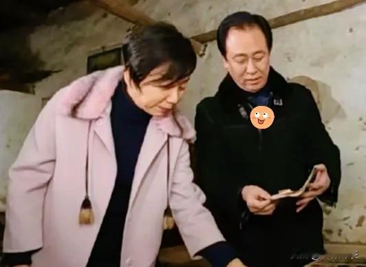 许家印父子一审宣判落定之后，远在英国的丁玉梅的处境，也引发外界诸多感慨与猜想。