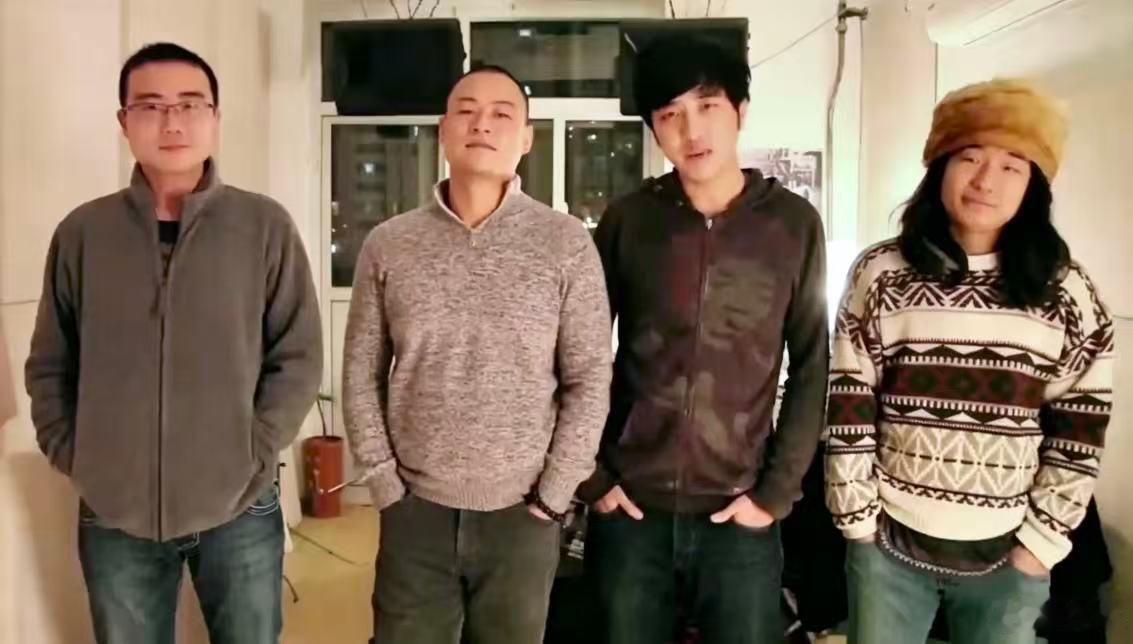 “经典BAND时间”……“万能青年旅店”乐队，“逃跑计划”乐队。 