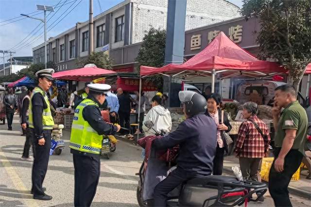 陕西蓝田县公安局前卫派出所：警网融合守村口，平安相伴乡间路