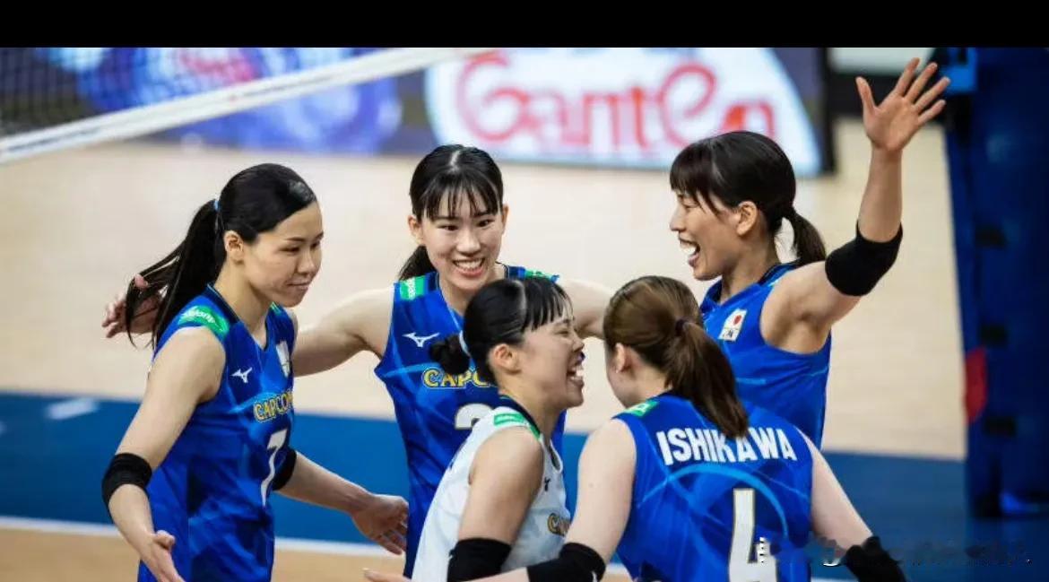#世界女排2024VNL# 
刚刚结束比赛日本女排0-3不敌波兰女排，被扣8.5