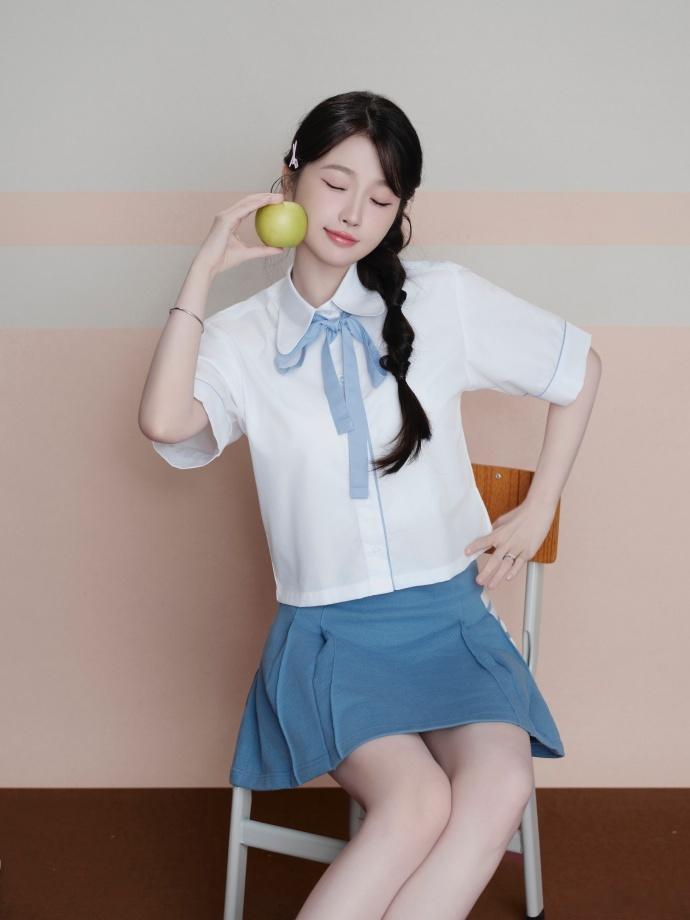 虞书欣元气小欣plog  虞书欣蓝色校园制服 看到虞书欣以元气小欣的姿态出现在蓝