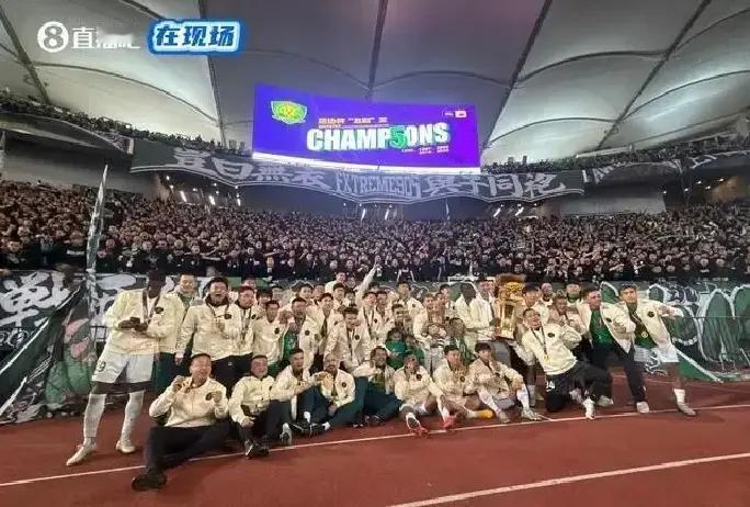 3-0，河南队这回算是给咱们上了一堂生动的“作死”课。
 
我就纳了闷了，老老实