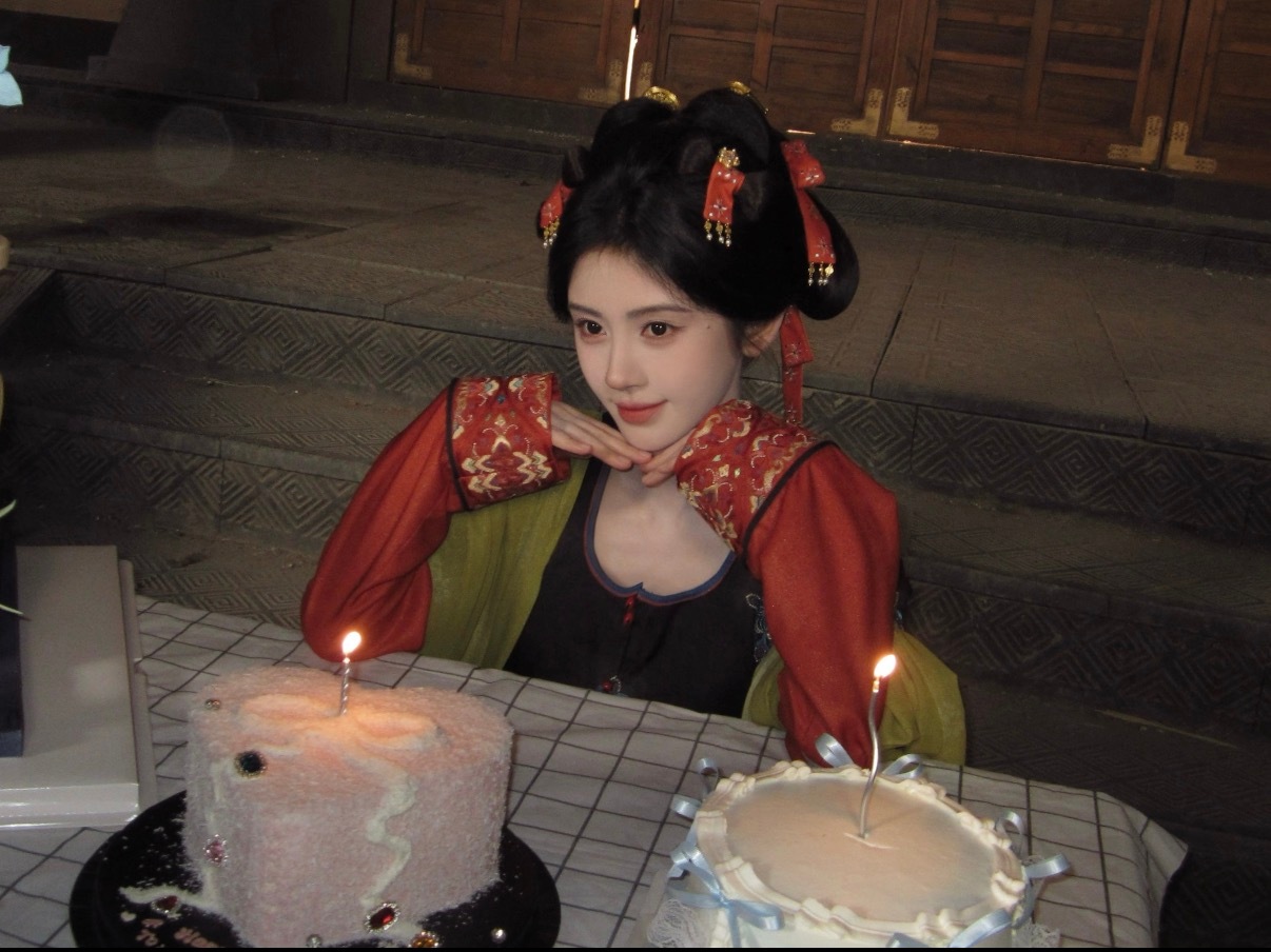 鞠婧祎  jjy鞠婧祎姜黎非 jjy鞠婧祎千香 "你是夏日限定的玫瑰，冬日限定的