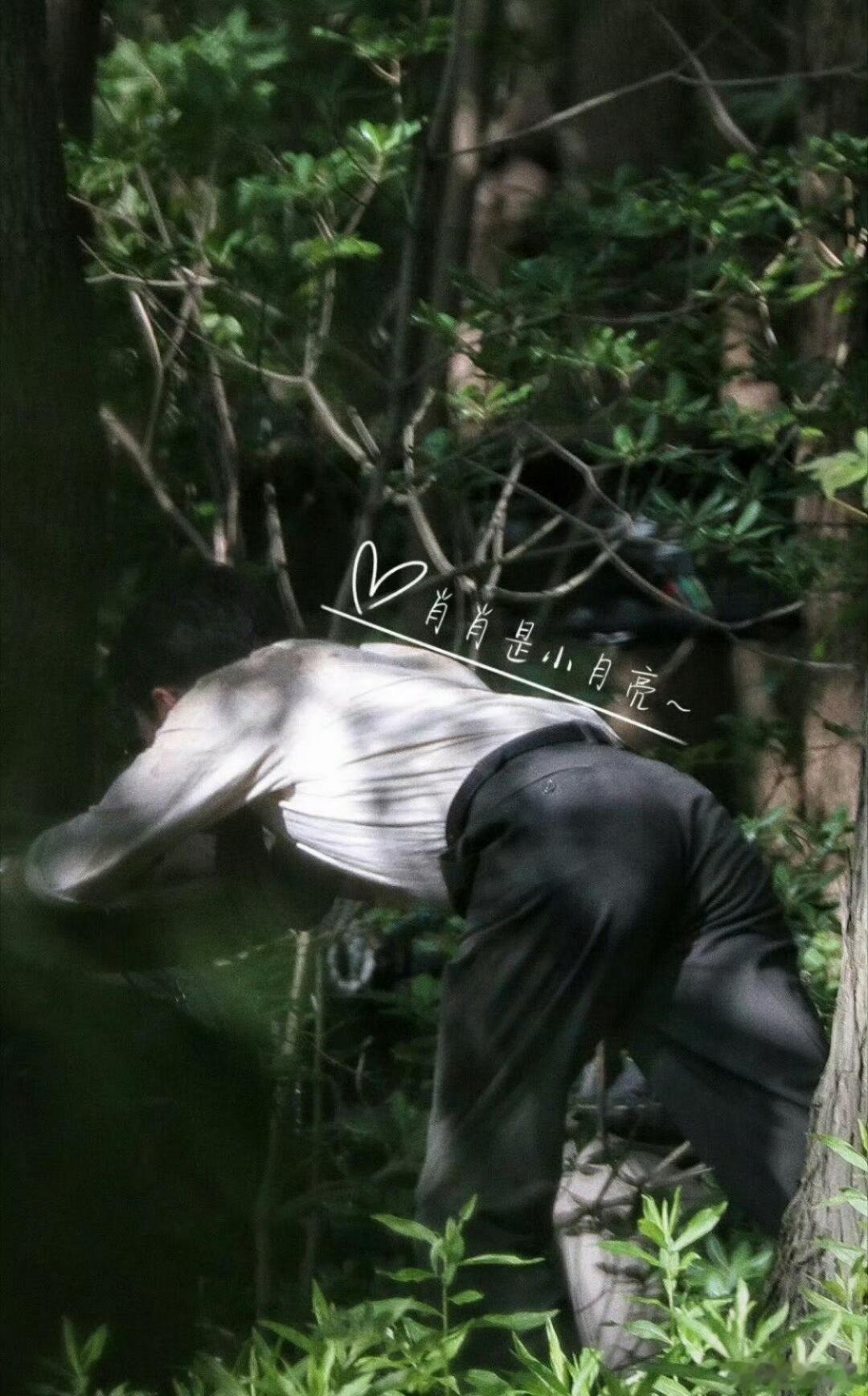 又圆又翘...博哥：这姿势我眼熟 