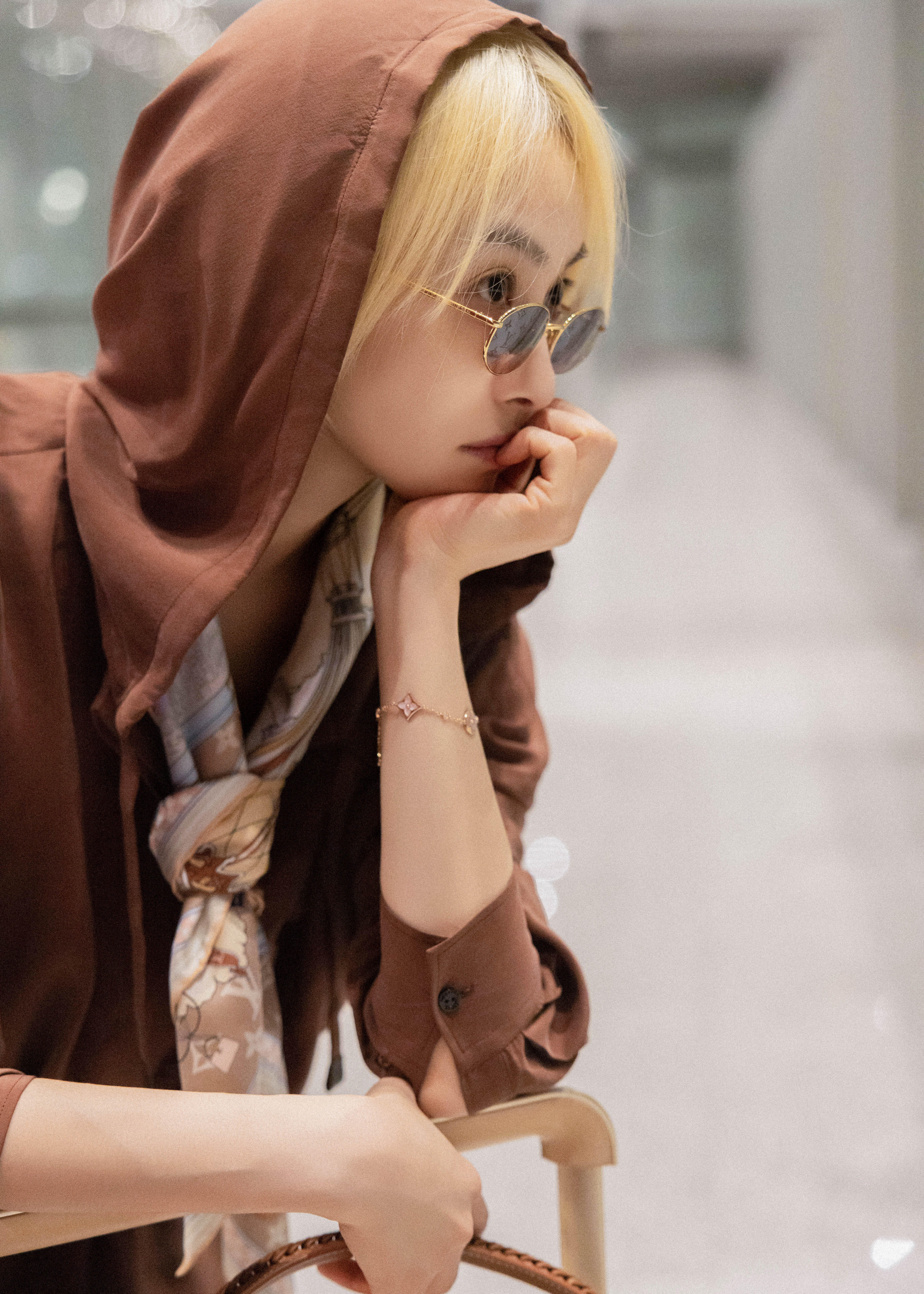 宋茜金发老钱风机场造型宋茜现身机场，启程摩洛哥！她以一袭Louis Vuitto