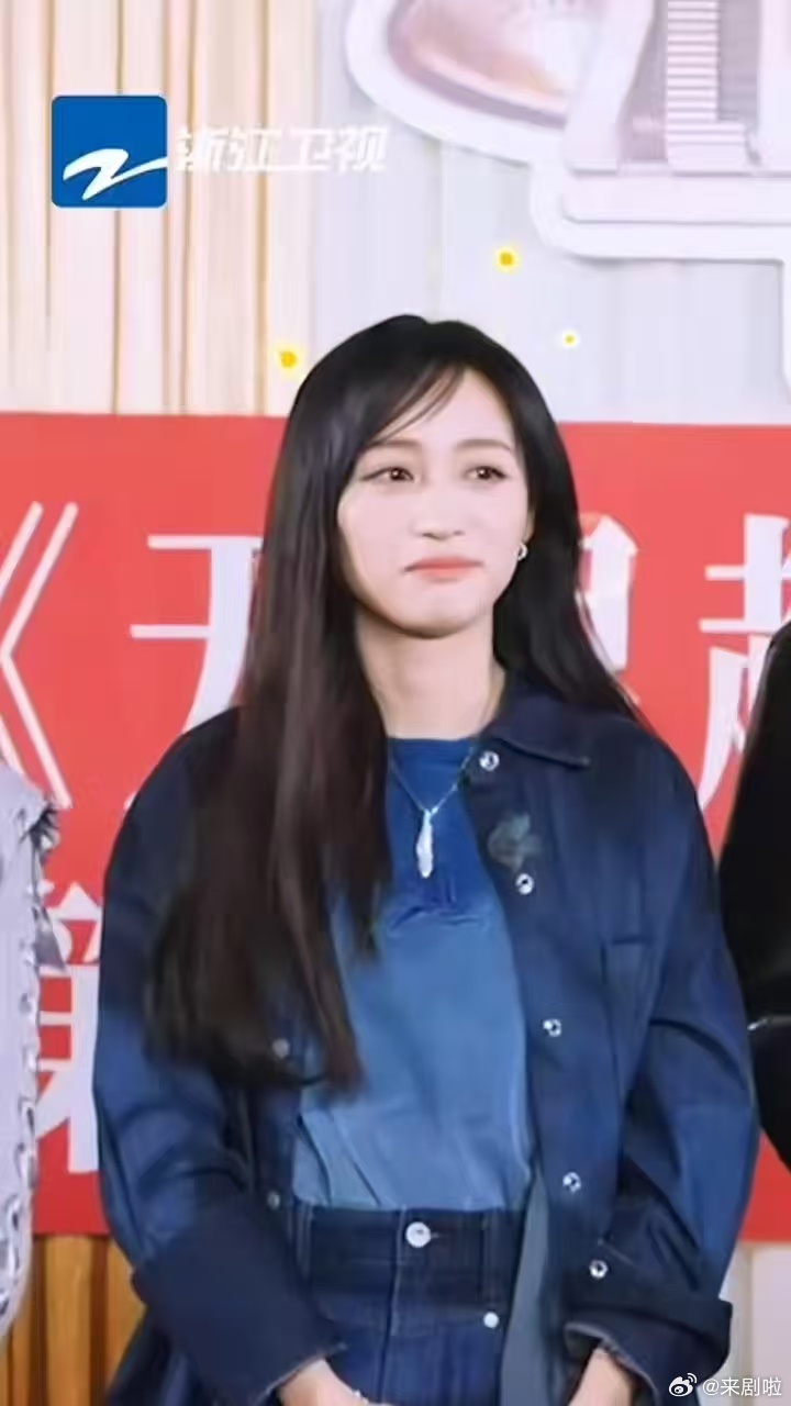 黄婷婷离开丝芭传媒工作停滞4年无限超越班 有些人用四年往上爬，她用四年对抗空白。