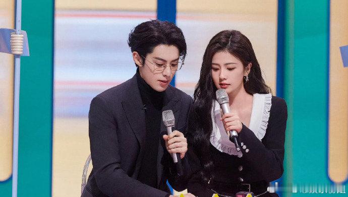 王鹤棣白鹿熟人局亲爱的客栈看到王鹤棣和白鹿同框就觉得安心，两人性格都超讨喜，熟人