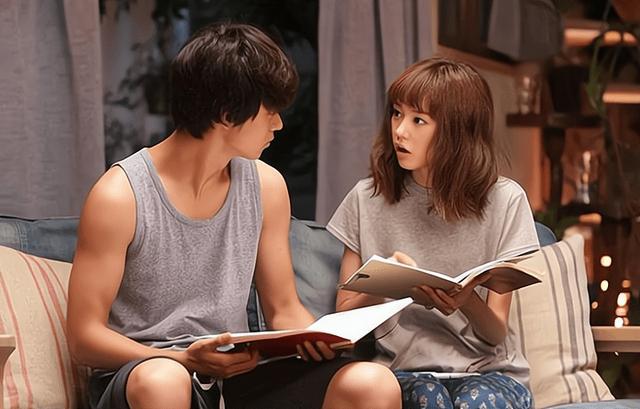 这一天，丈夫再次来到了妻子的家里，希望她能够回心转意，说她是自己的妻子，但是实际