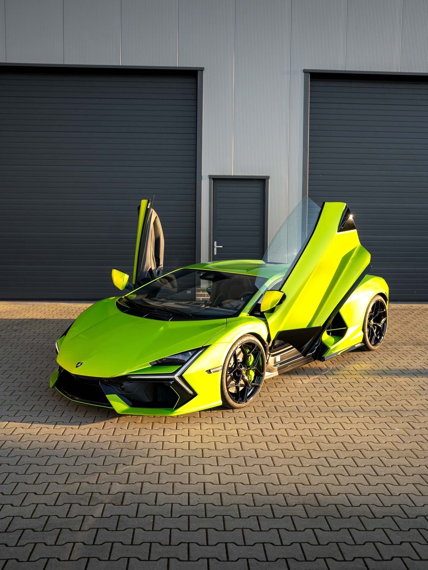 Car时尚  评分这个Revuelto 1-10👇😮💨💚.兰博基尼rev