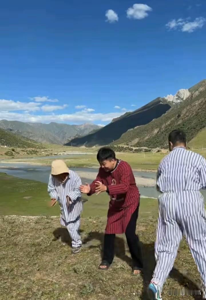 网络时代火得快是运气，但能不能把运气变成生意，把流量变成留量，那就要看本事了。