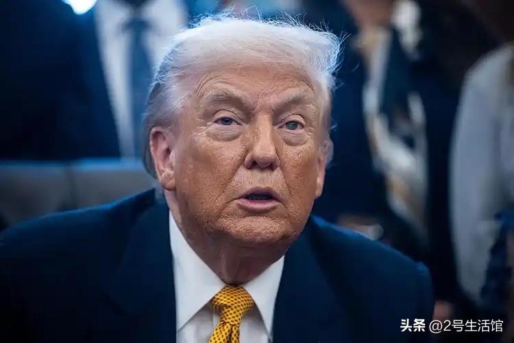 特朗普的结局基本已经写好了。

只要民主党在中期选举赢了，哪怕只是险胜，没了总统