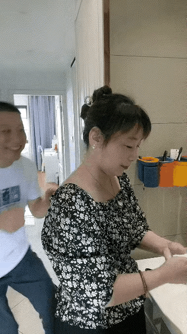 戴几顶绿帽子啊！