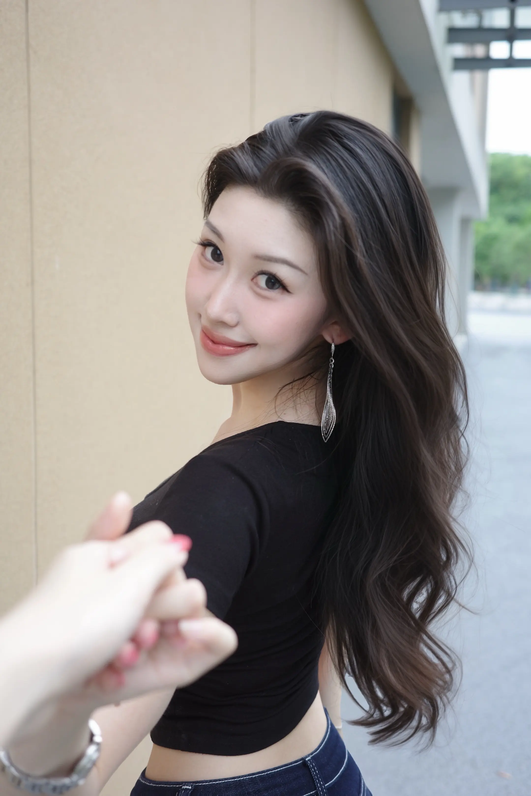 👩🏻‍❤️‍💋‍👩🏻。