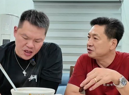 李春江：以前条件没现在这么好 球员在睡觉 我在熬夜看录像带