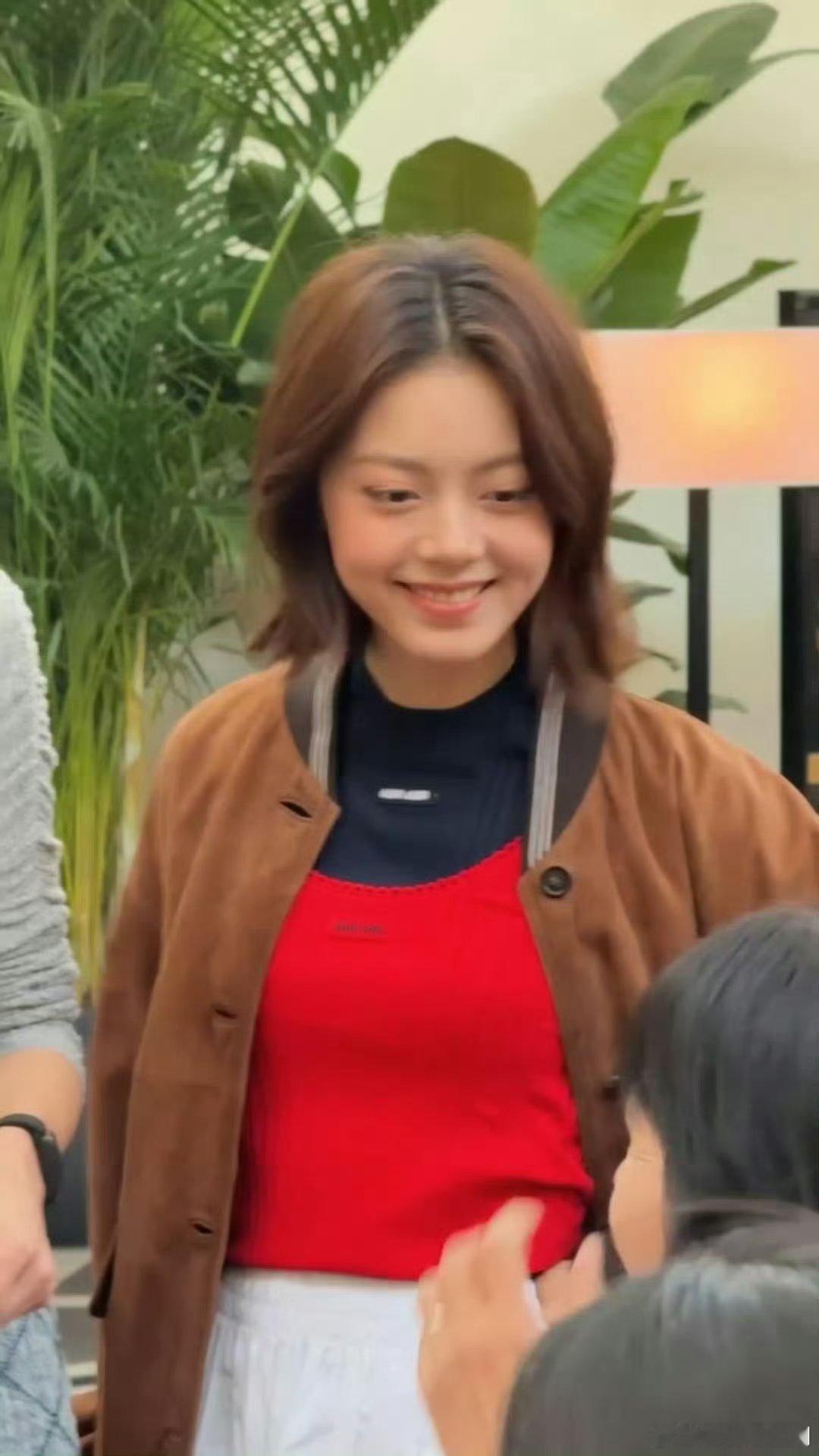 赵今麦成功劝退了我想剪短发的决心 