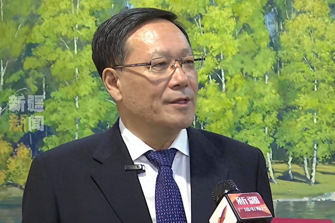 张国华倒了，老模范塌了，谁来盯住下一个“一把手”。
这事儿，动静不小。新疆有色集