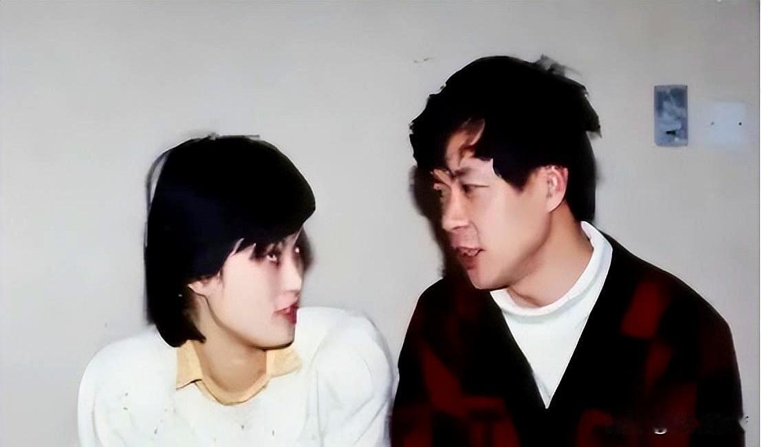 1982年，刚拿下“全国优秀青年演员奖”的迟志强，在南京碰上了来演出的刘晓庆。