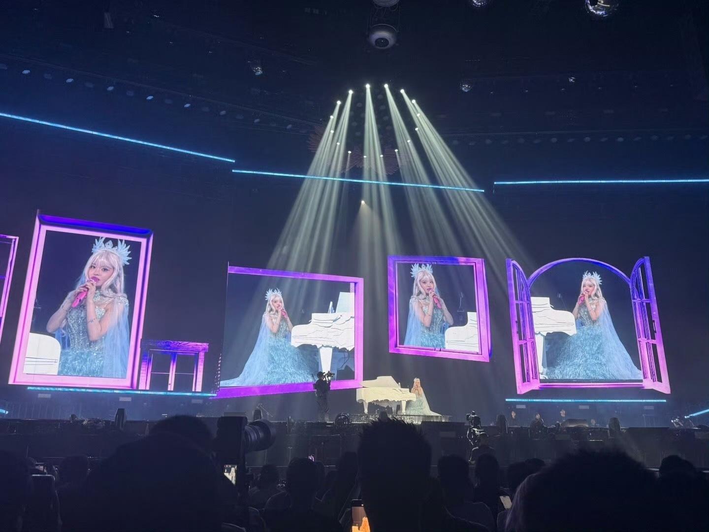 黄霄雲演唱会上座率黄霄雲宁波演唱会的上座率就是教科书级别的答案！姐你现在越来越牛