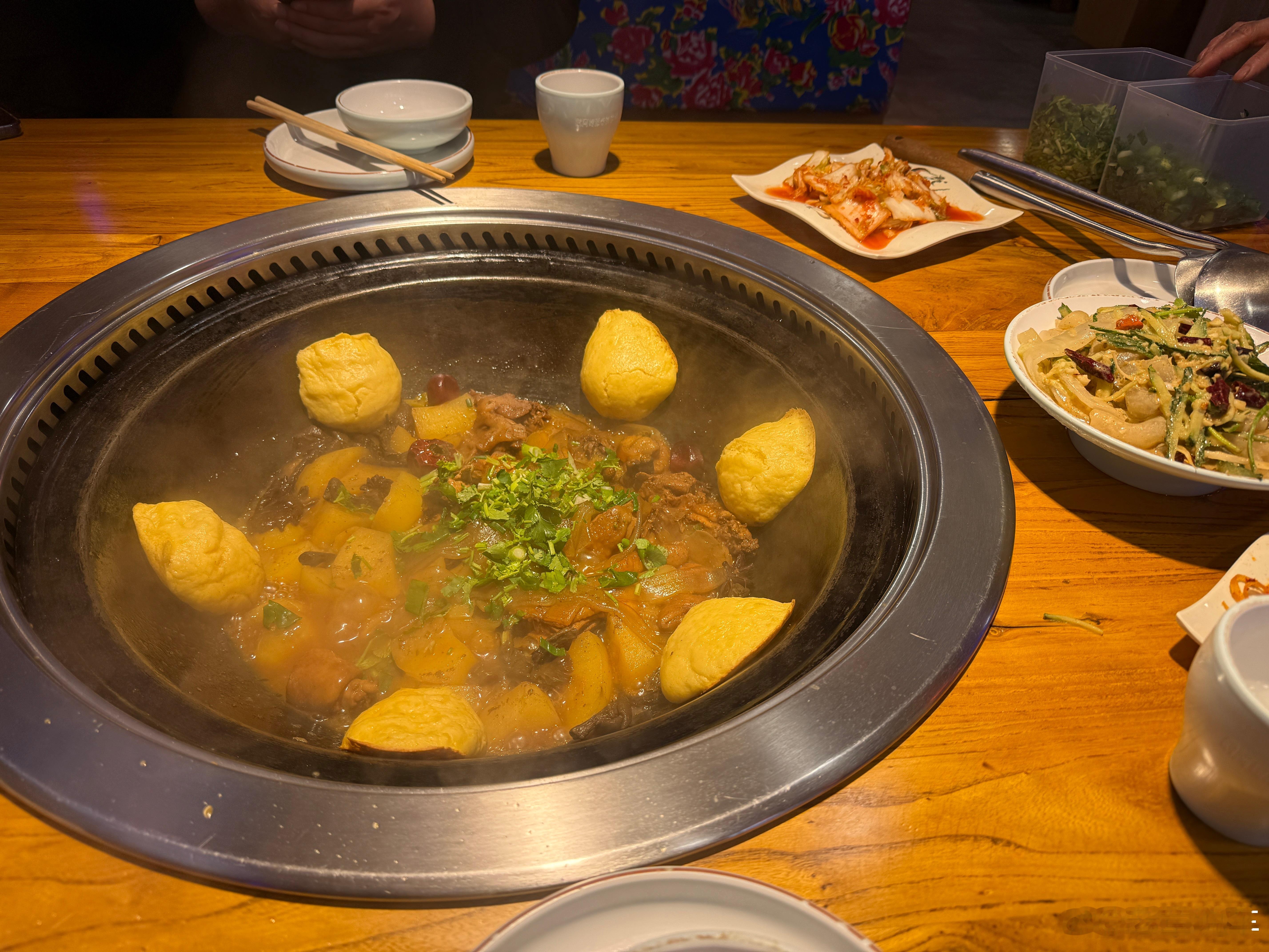 北方菜分量真足！两人硬是吃撑都吃不完！ 