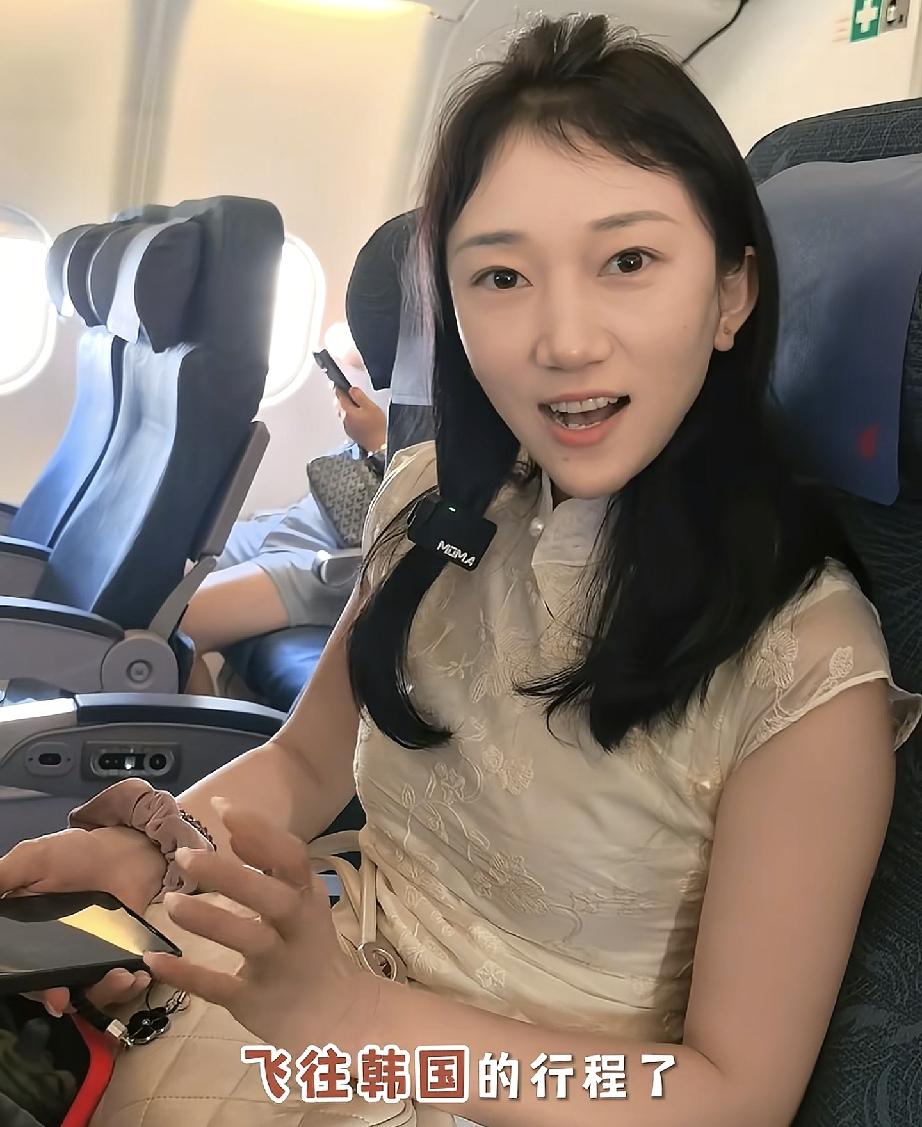 林丽已经不是第一次出国了
今天林丽连更3条视频去韩国溯源美妆类产品
可以看出林丽